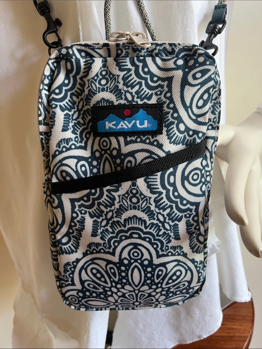 Kavu Navy Paisley Crossbody Phone Pouch